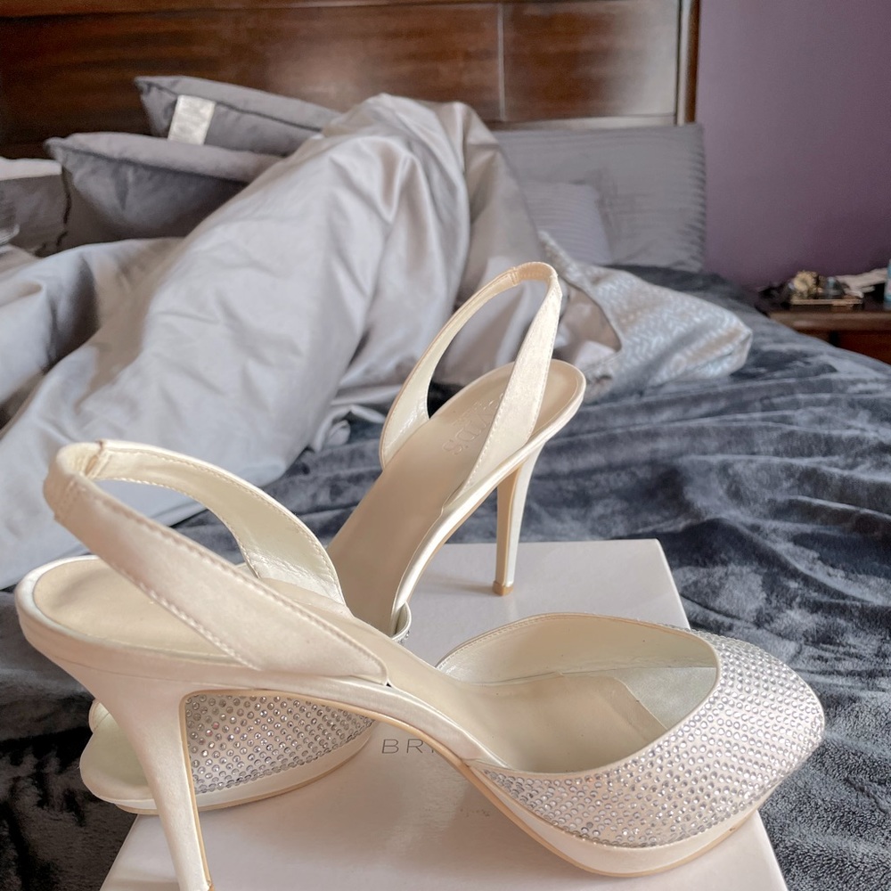 Wedding day shoes 5 hours of pure comfort